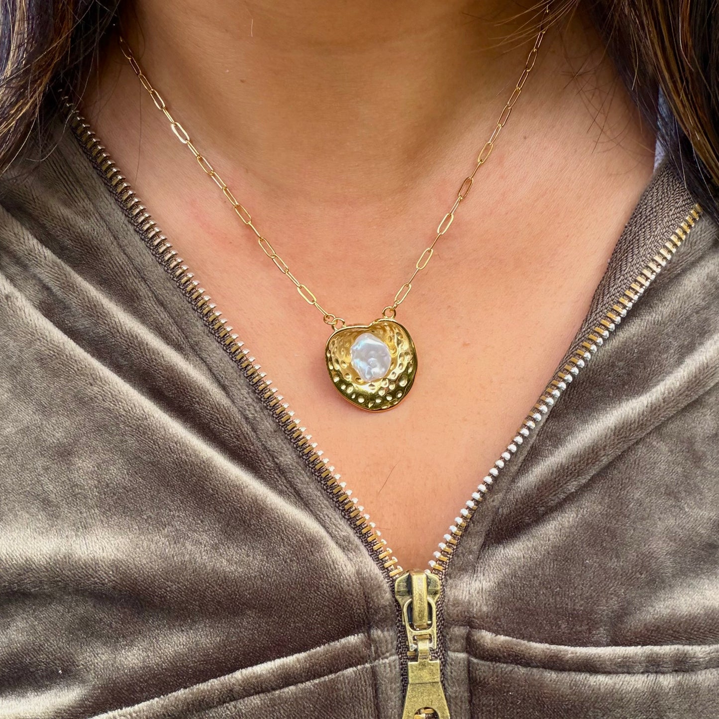 Lilly Necklace