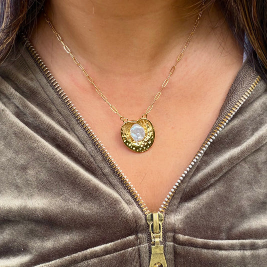 Lilly Necklace